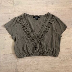 Forever 21 green crop top